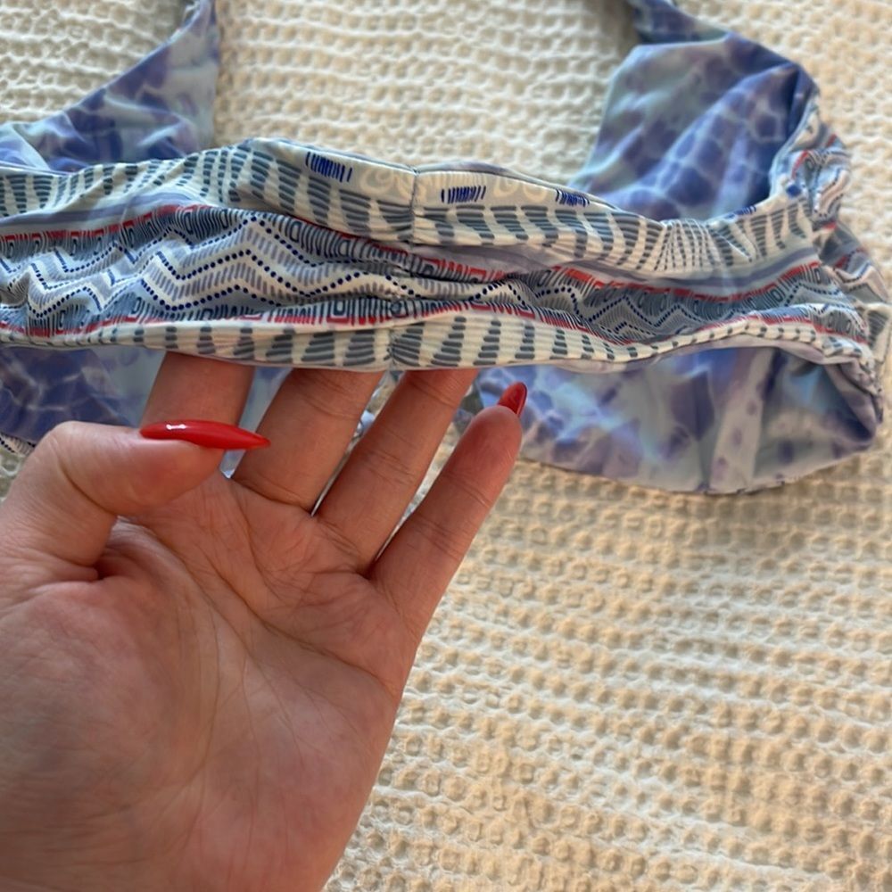 Beautiful bikini top - Picture 2 of 2